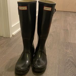 Selling hunter boots -